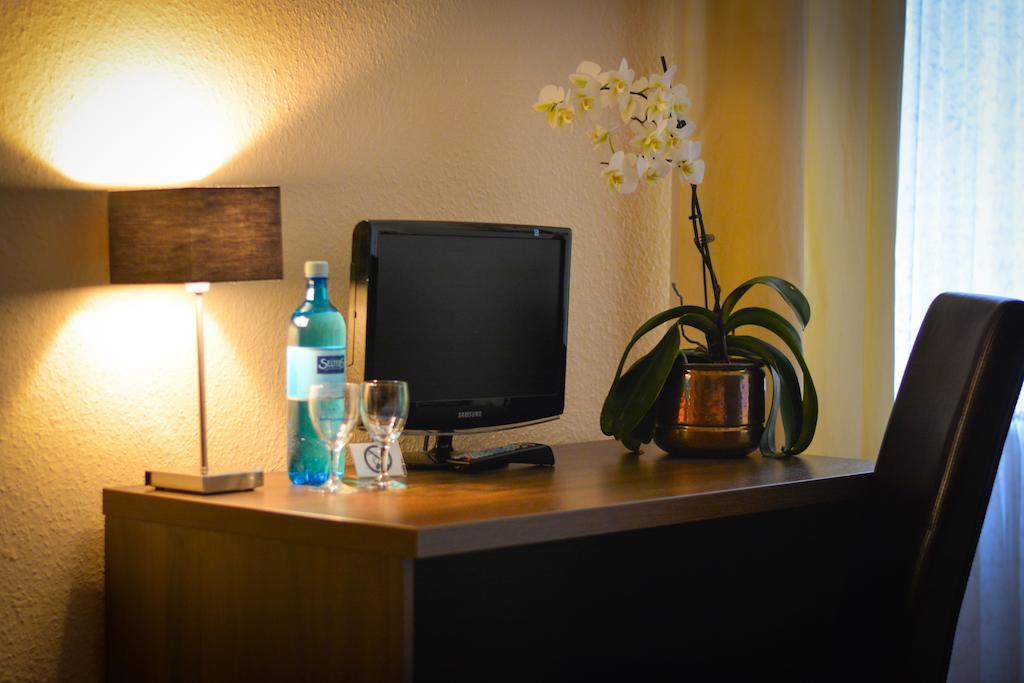 Hotel Am Landeshaus Wiesbaden Habitación foto